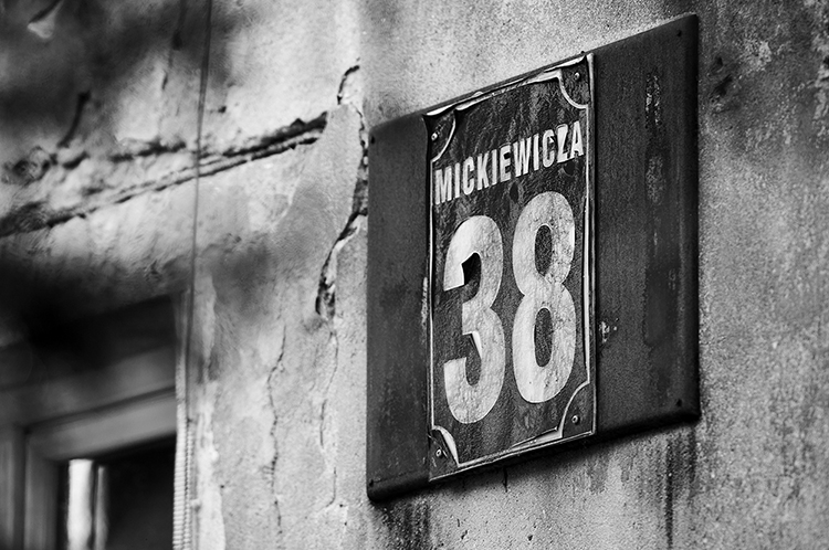 MILUNA-Ewa-Milun-Walczak-ulice-tablica-nazwa-Piastow-drogowskaz-4